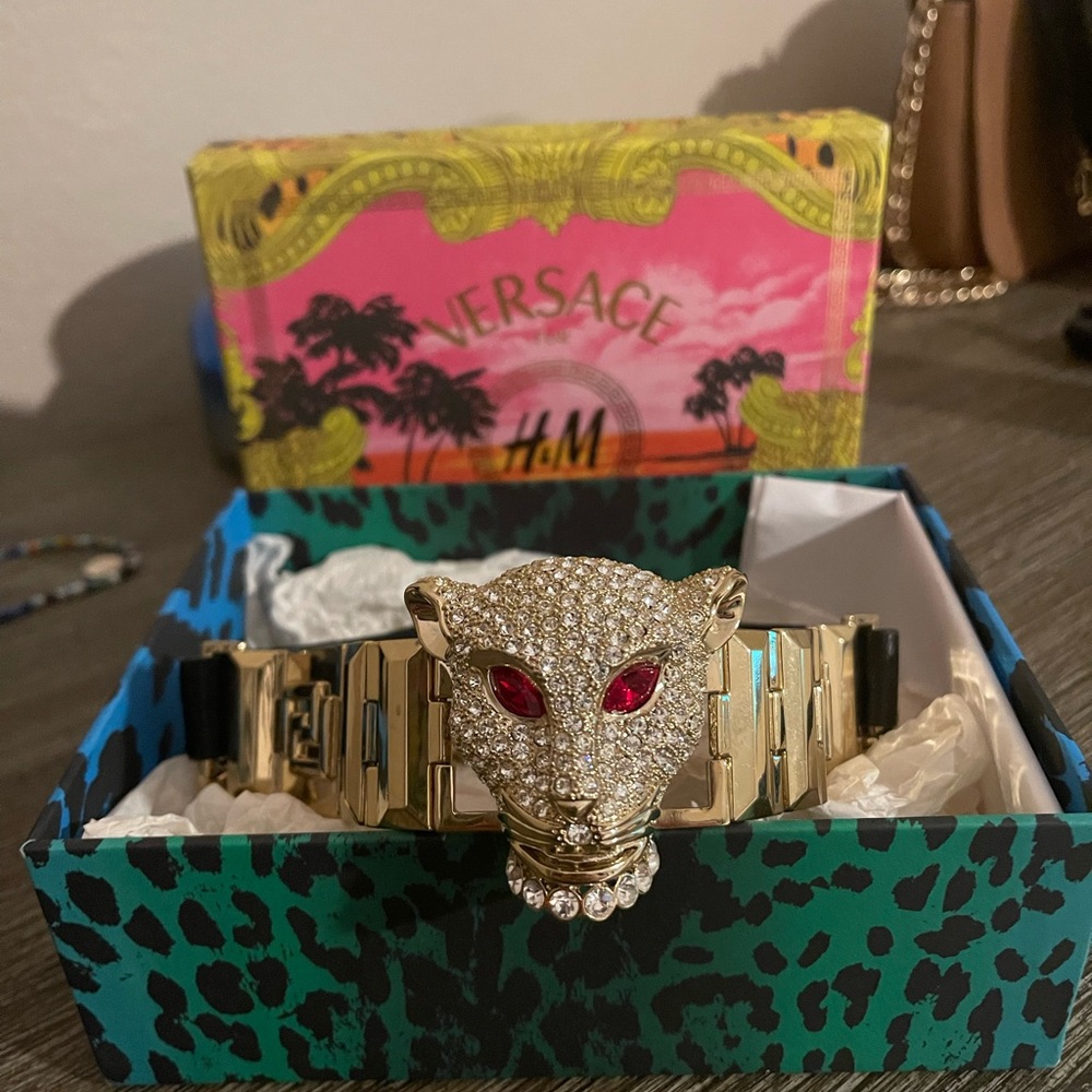Versace leopard choker